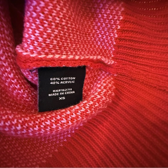 32 Degrees Heart Pattern Cardigan in Red and Pink - Picture 5 of 9